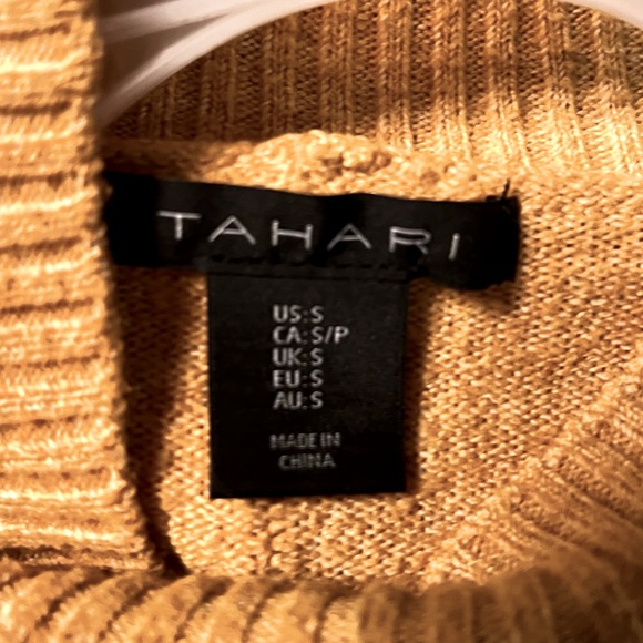 TAHARI Women’s Size Small Mock Neck Long Sleeve Sweater. - Picture 5 of 6